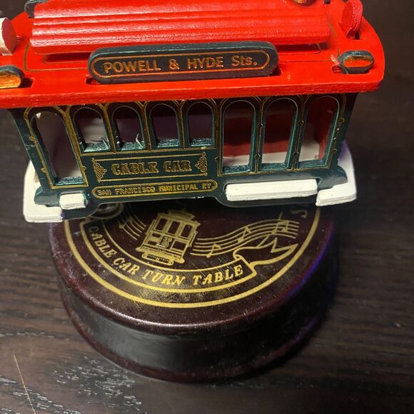 San Francisco Cable Car Turn Table Music Box - Picture 6 of 8